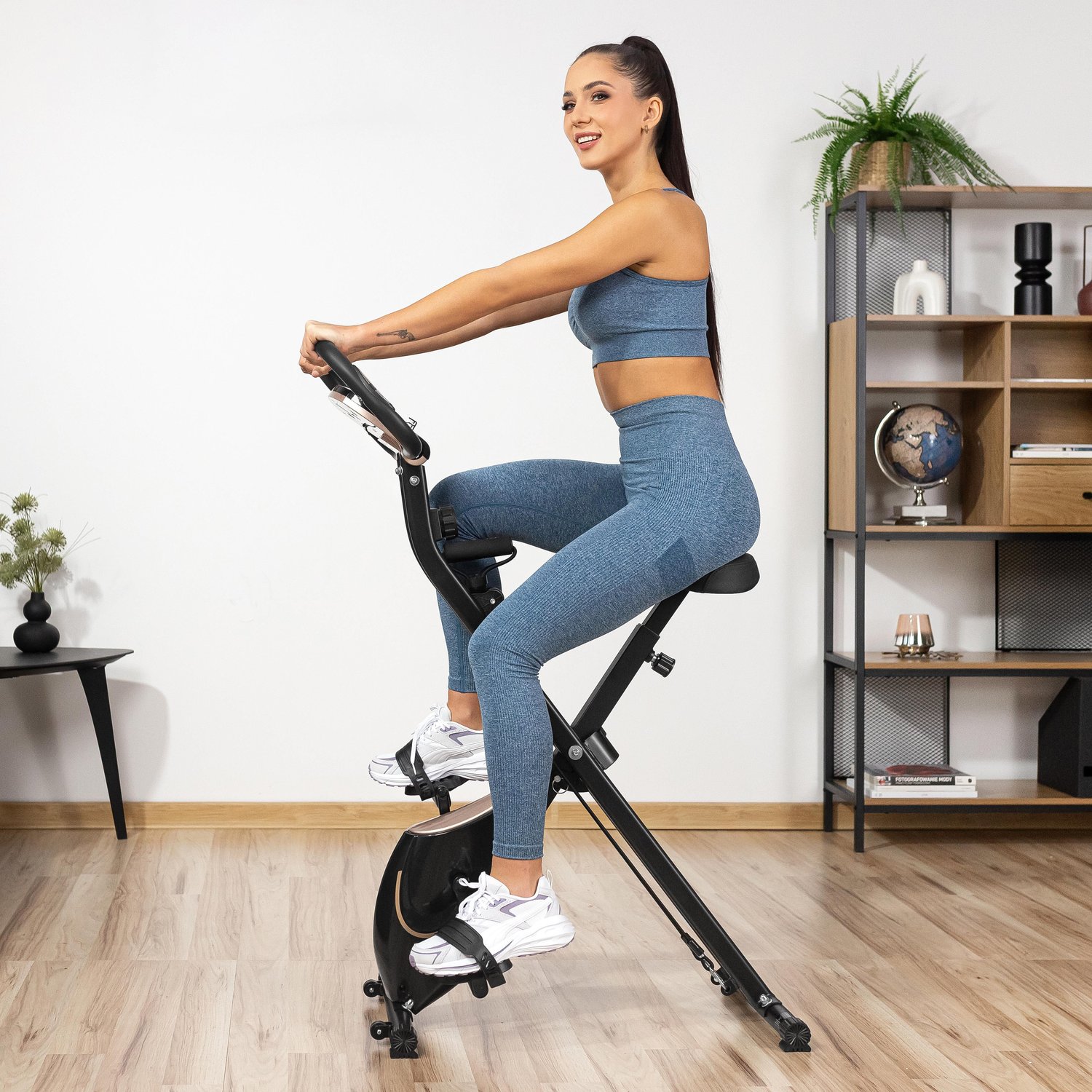 Велотренажер Gymtek FX600 магнітний складний з еспандерами золотий — фото 2