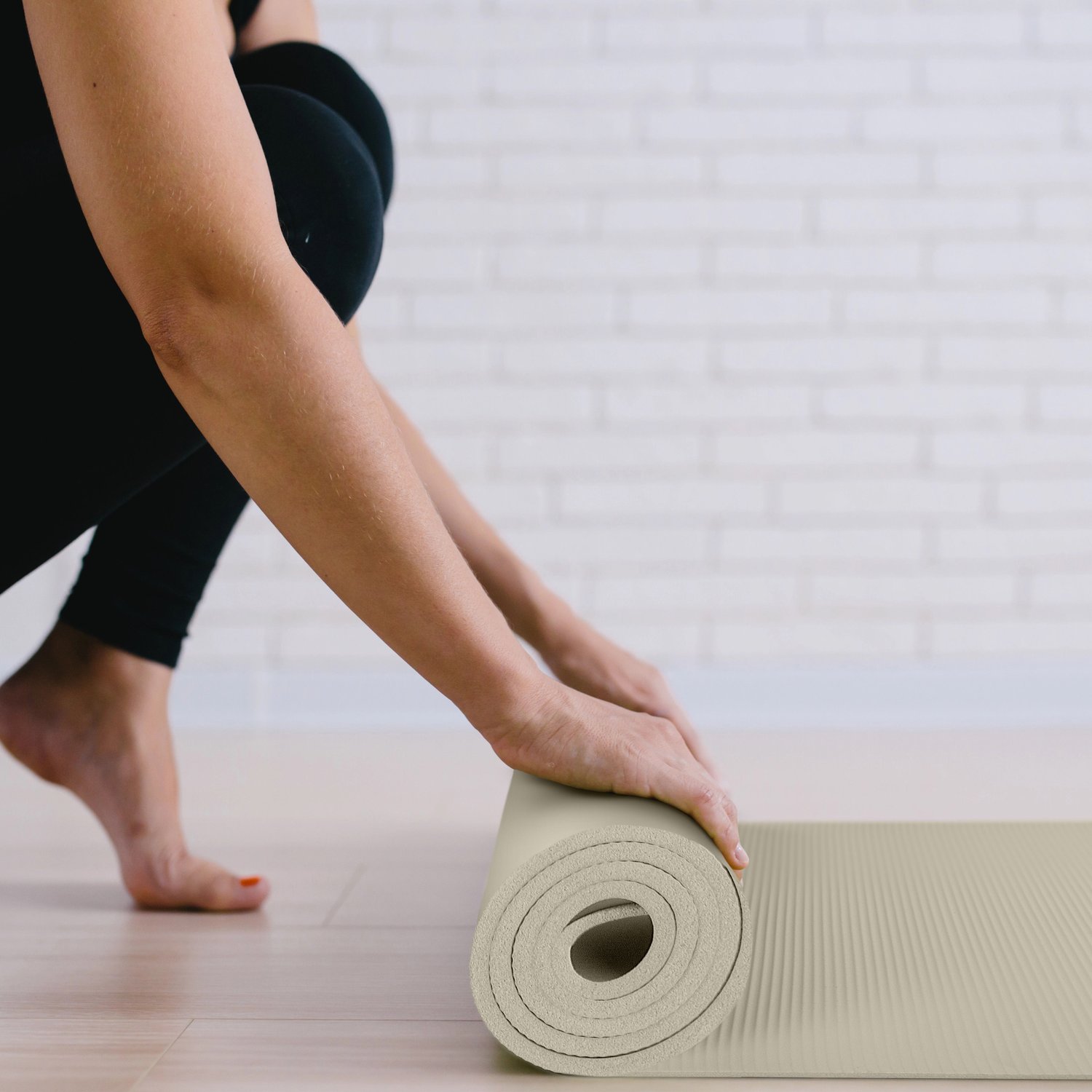 Килимок (мат) для фітнесу та йоги Gymtek NBR 1,5см світло-сірий — фото 4